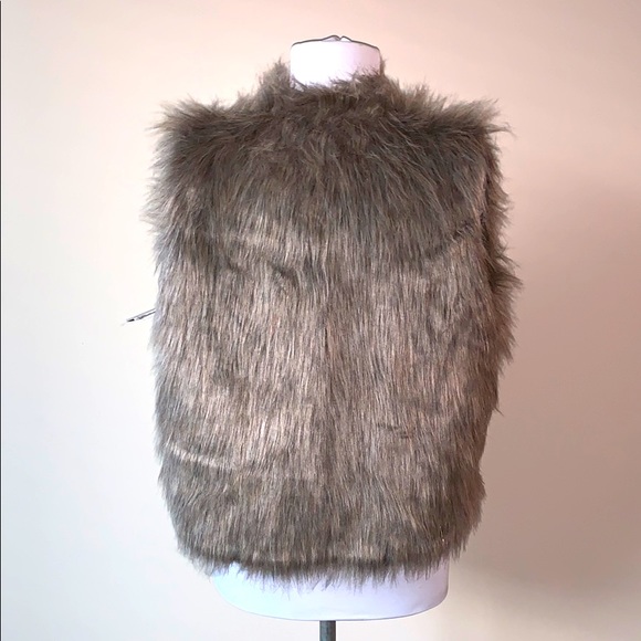 Faux Fur Vest - Picture 3 of 3
